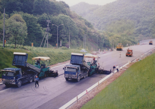 平成9年　北海道縦貫自動車道　豊浦町